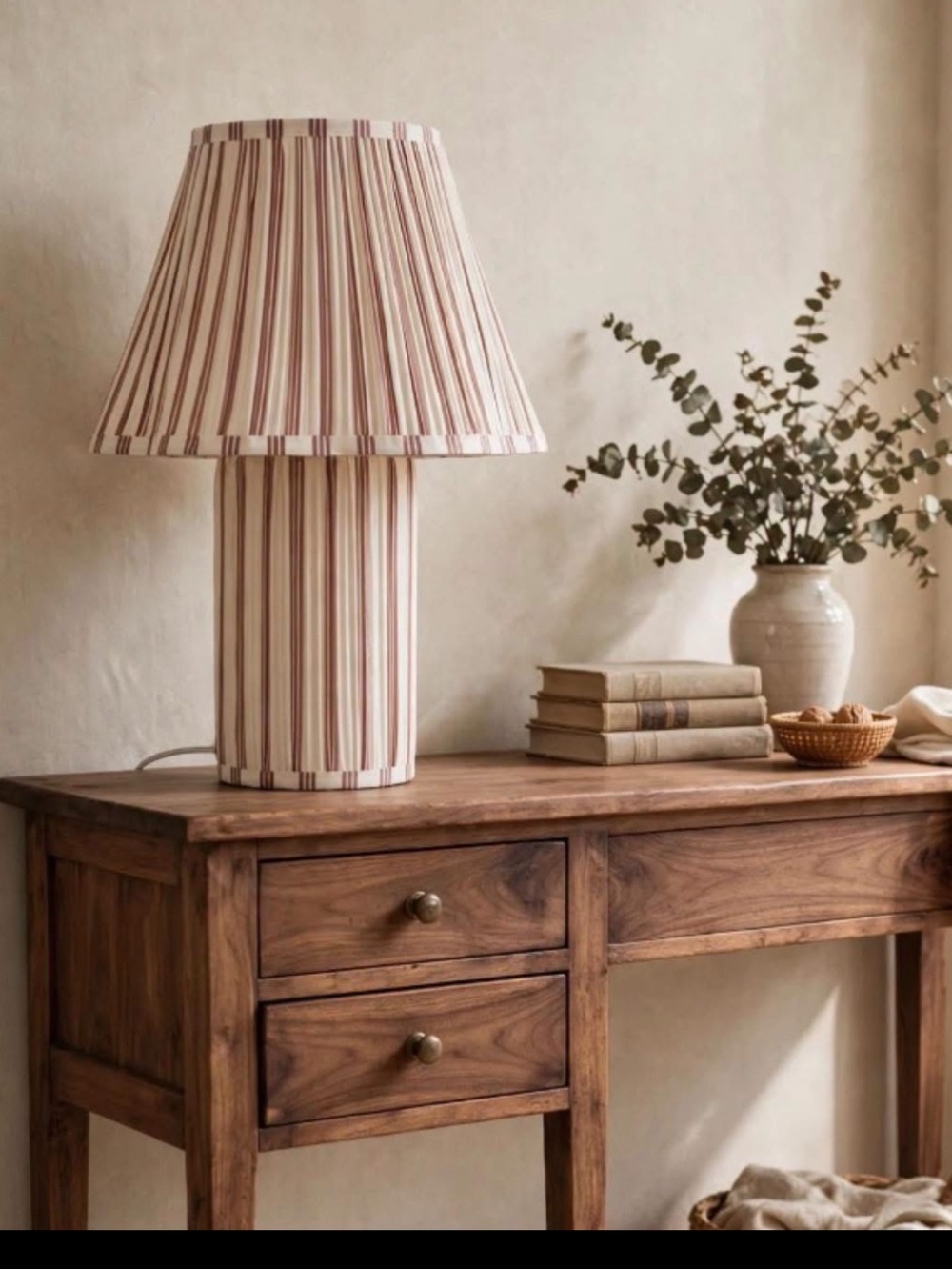 Beautiful 19" Cabana Stripe Fabric Lamp w Scalloped shade, Brown & Arctic White
